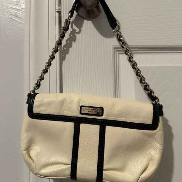 Kate Spade Cream and Black Leather Shoulder Bag with Chain Strap Bow Dust Bag - Picture 3 of 10